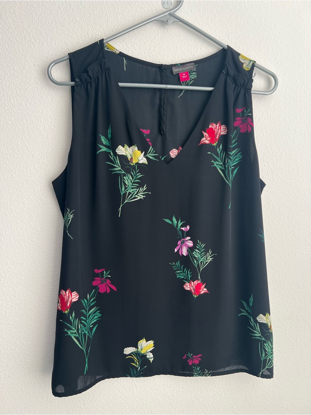 Vince Camuto Black Floral V-Neck Sleeveless Blouse Women’s Medium
